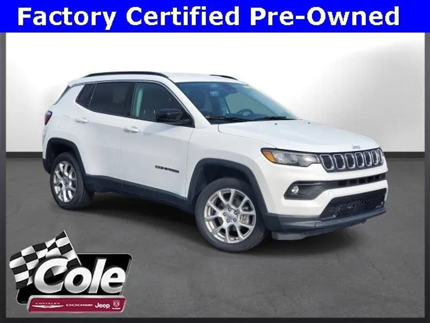 2022 Jeep Compass Latitude Lux photo 1