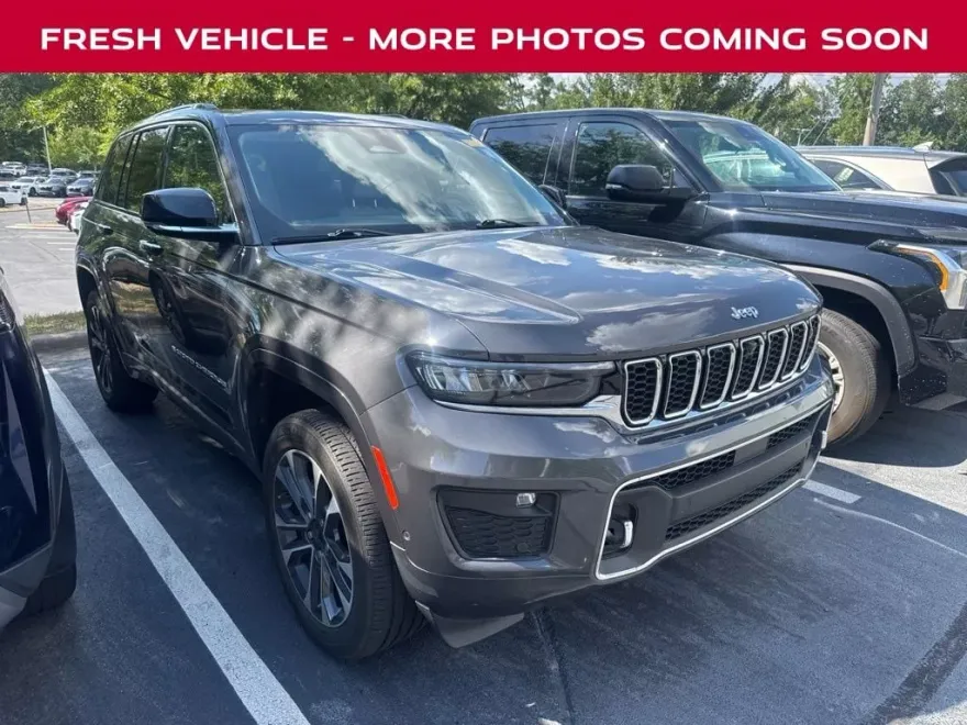 2023 Jeep Grand Cherokee Overland photo 1
