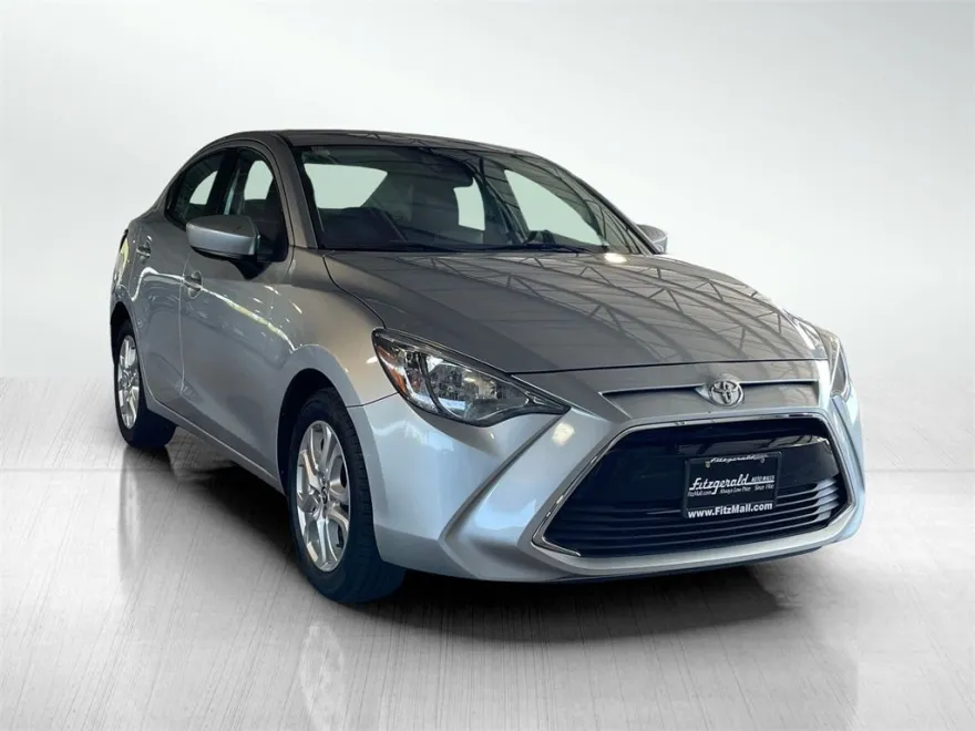 2017 Toyota Yaris iA Base photo 1