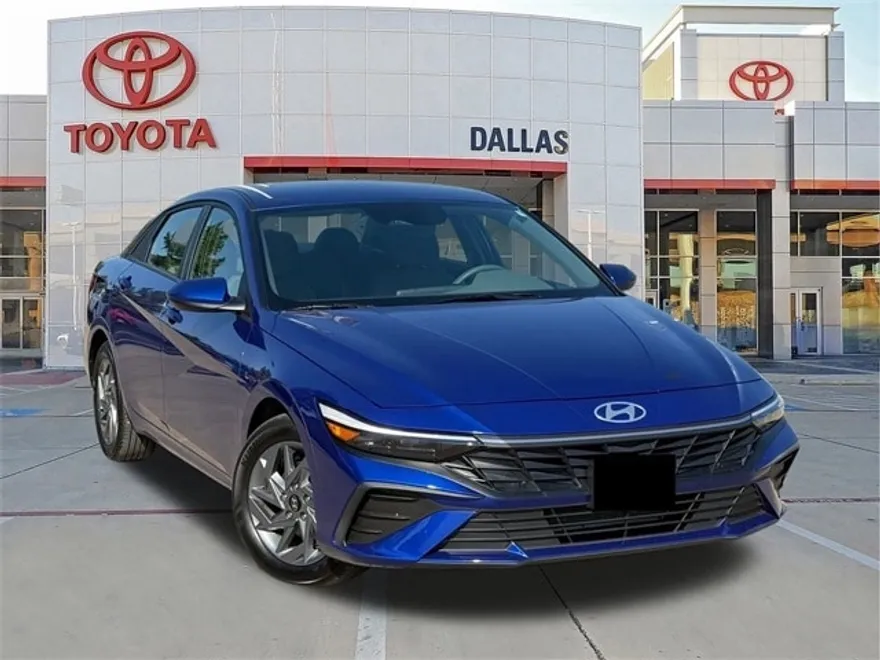 2024 Hyundai Elantra SEL photo 1