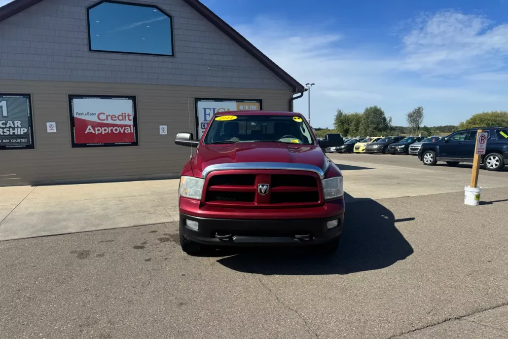 2011 Ram 1500 SLT photo 1