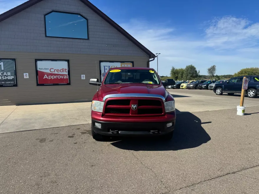 2011 Ram 1500 SLT photo 1