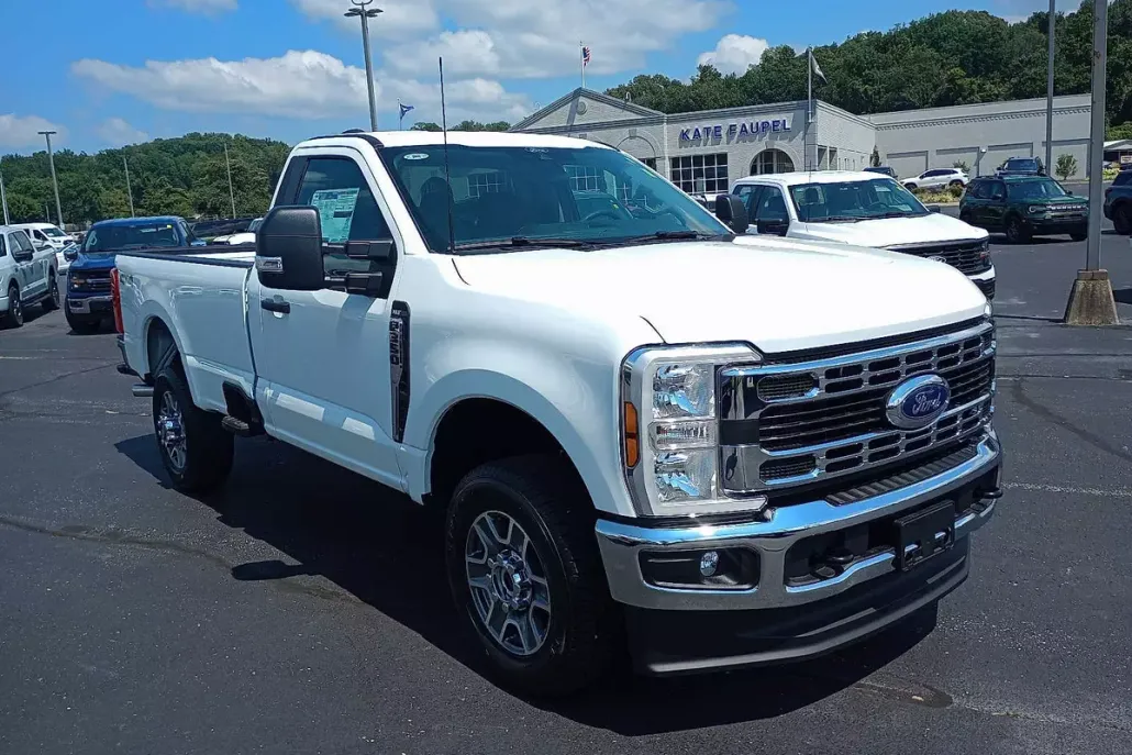 2025 Ford F-350 XLT photo 1
