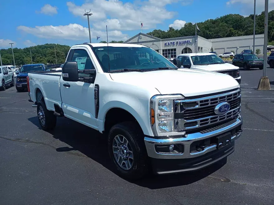 2025 Ford F-350 XLT photo 1