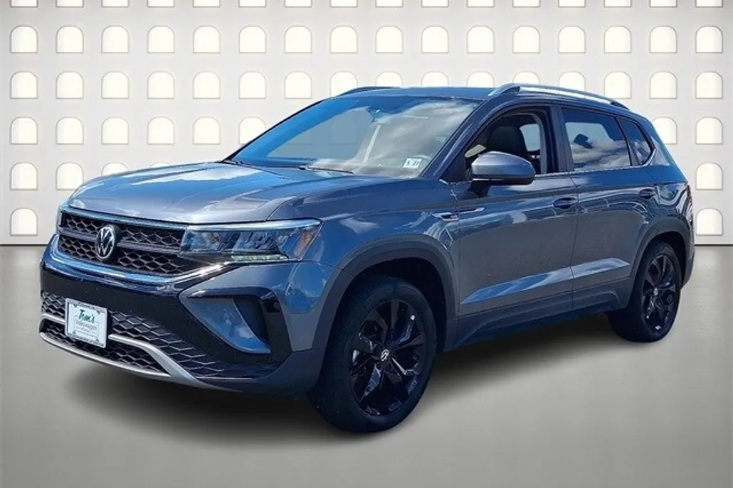 2022 Volkswagen Taos SE photo 1