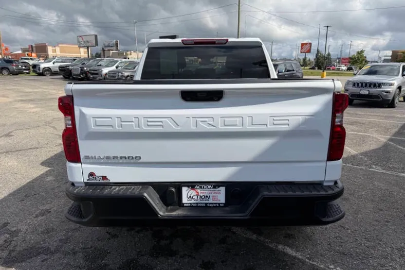 2024 Chevrolet Silverado 1500 photo 1