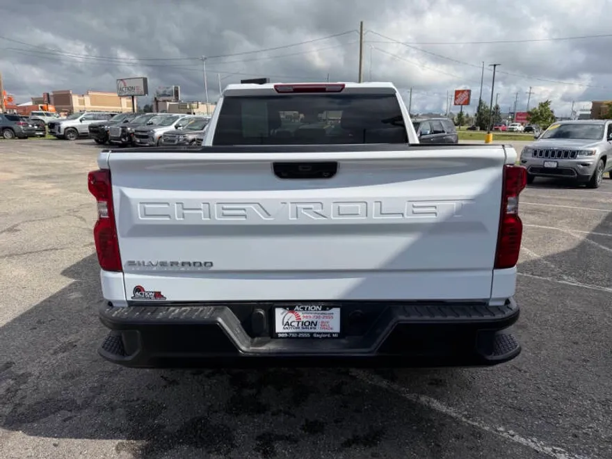 2024 Chevrolet Silverado 1500 photo 1