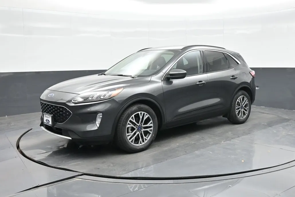 2020 Ford Escape SEL photo 1