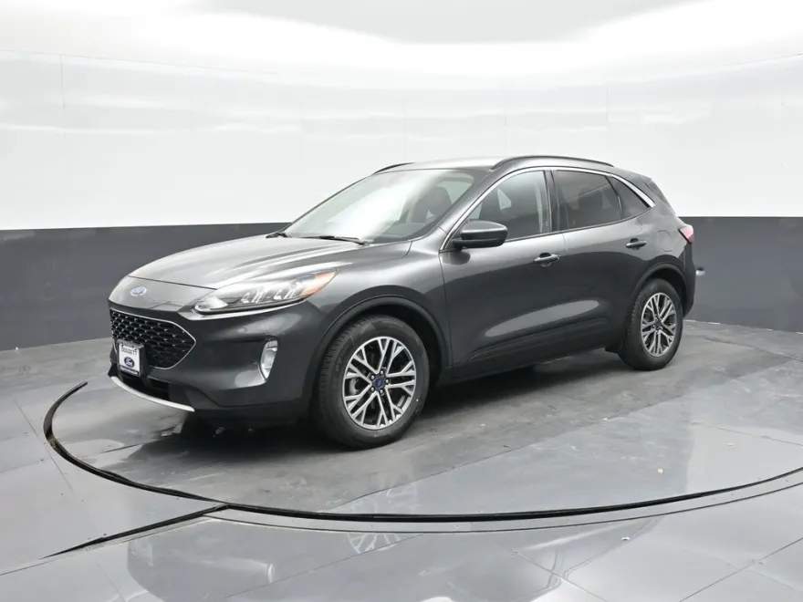 2020 Ford Escape SEL photo 1