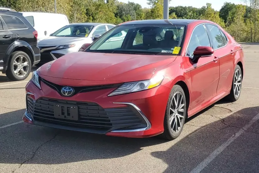 2023 Toyota Camry XLE photo 1