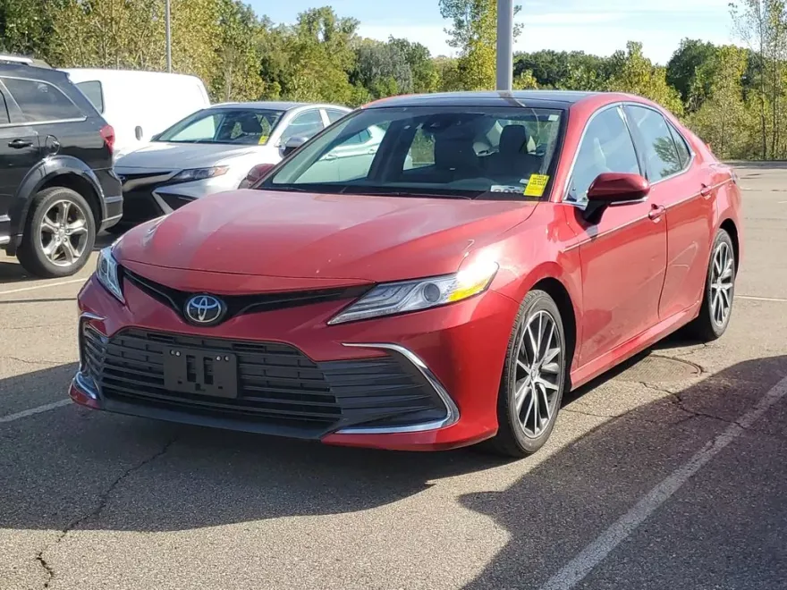 2023 Toyota Camry XLE photo 1
