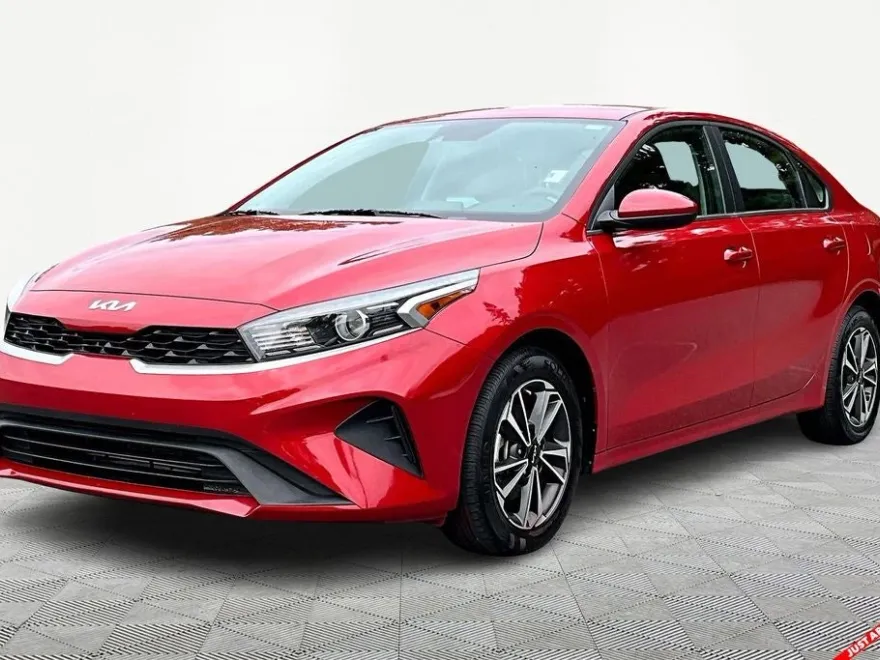 2024 Kia Forte LXS photo 1
