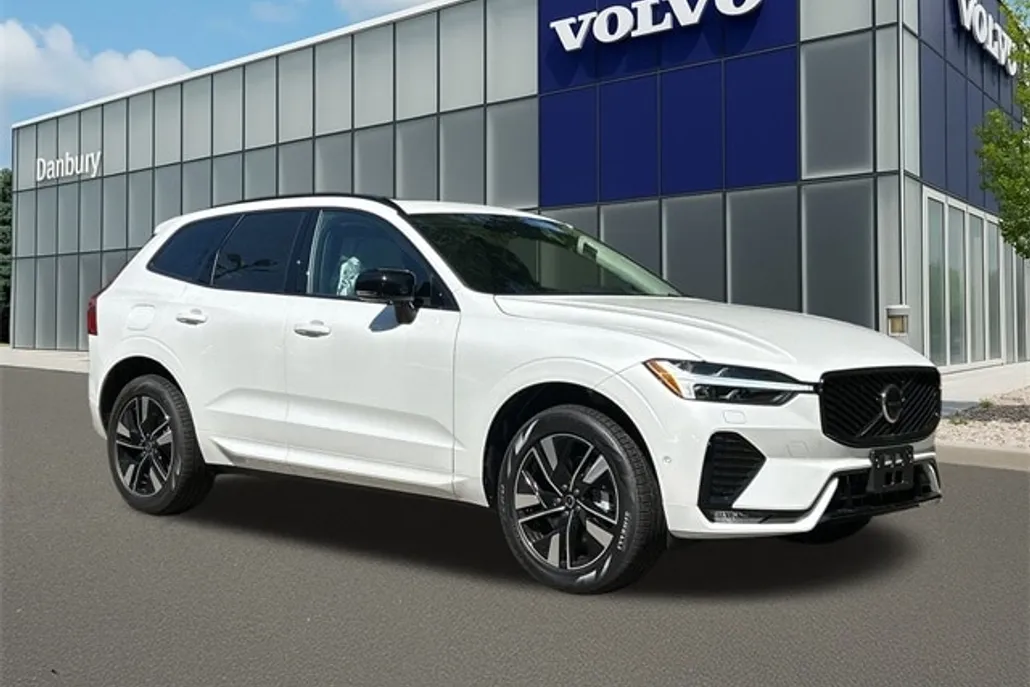 2026 Volvo XC60 B5 Plus photo 1