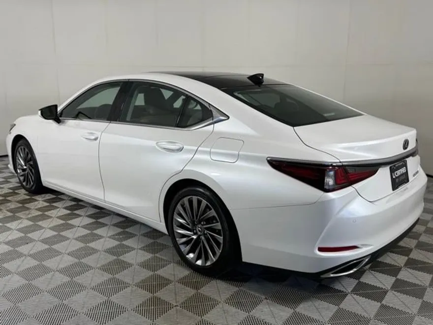 2021 Lexus ES 350 Ultra Luxury photo 1