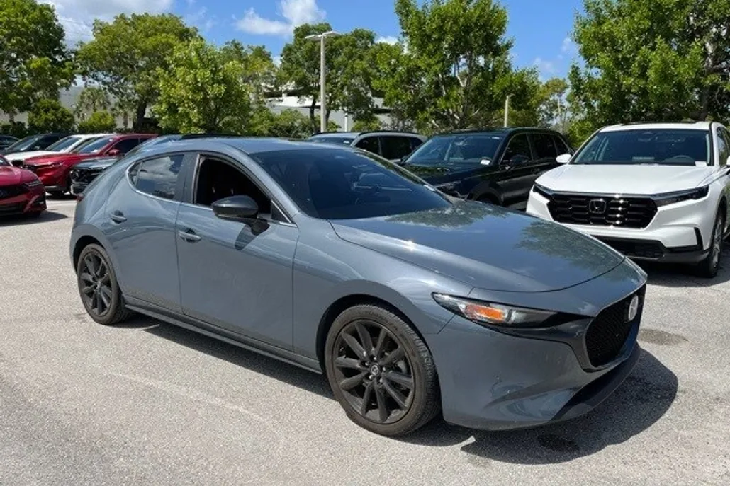 2024 Mazda Mazda3 Hatchback 2.5 s Carbon photo 1