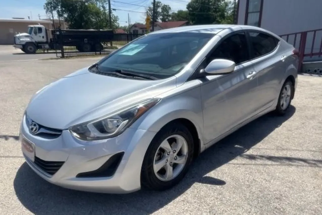 2015 Hyundai Elantra SE photo 1