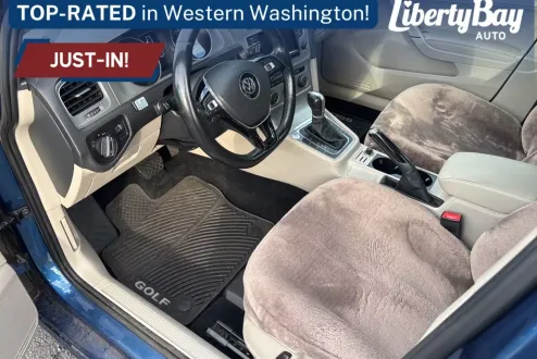 2015 Volkswagen Golf SportWagen SE photo 2