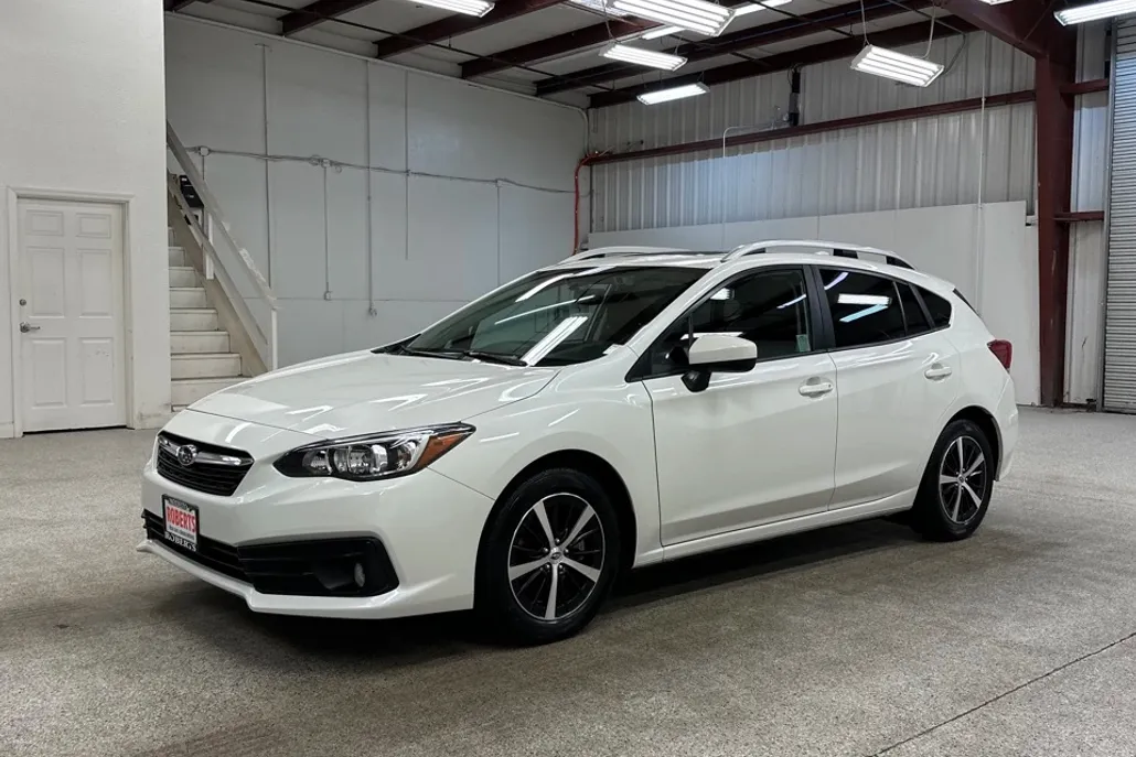 2022 Subaru Impreza Premium photo 1