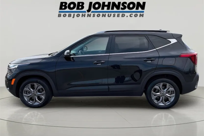 2024 Kia Seltos S photo 1
