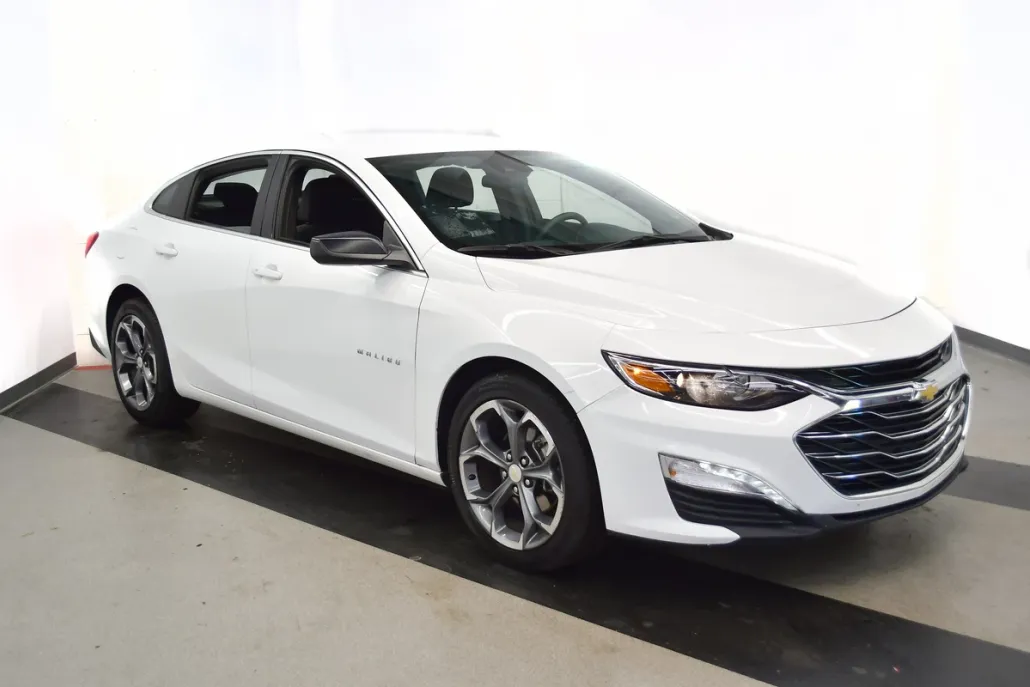 2024 Chevrolet Malibu 1LT photo 1