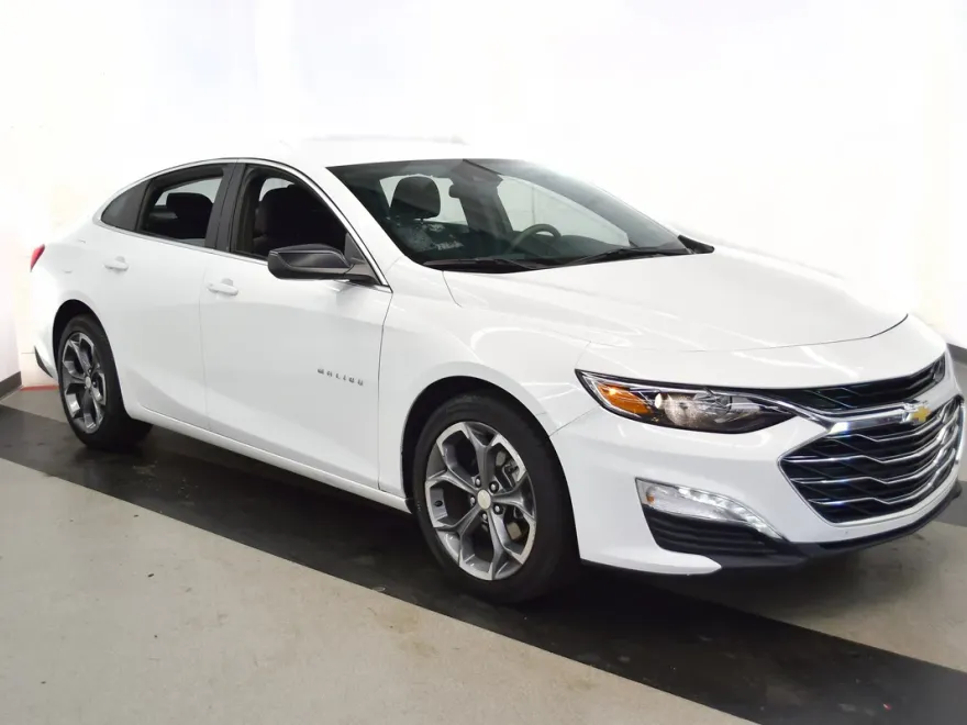 2024 Chevrolet Malibu 1LT photo 1
