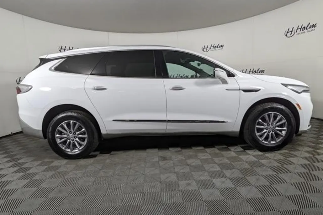 2024 Buick Enclave Premium photo 1