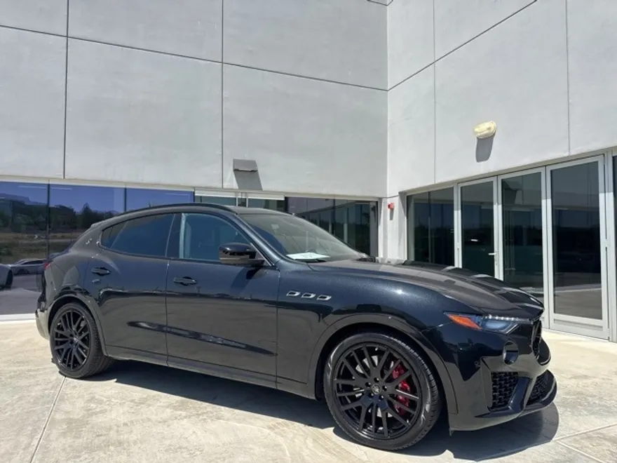 2021 Maserati Levante Base photo 1