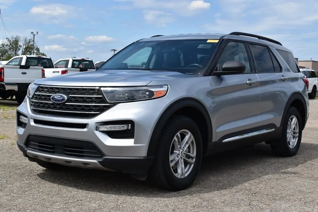 2022 Ford Explorer XLT photo 1