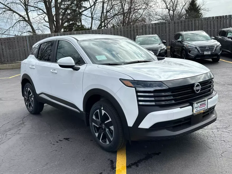 2025 Nissan Kicks SV photo 1