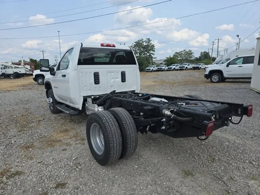 2025 Chevrolet Silverado 3500HD Work Truck photo 1