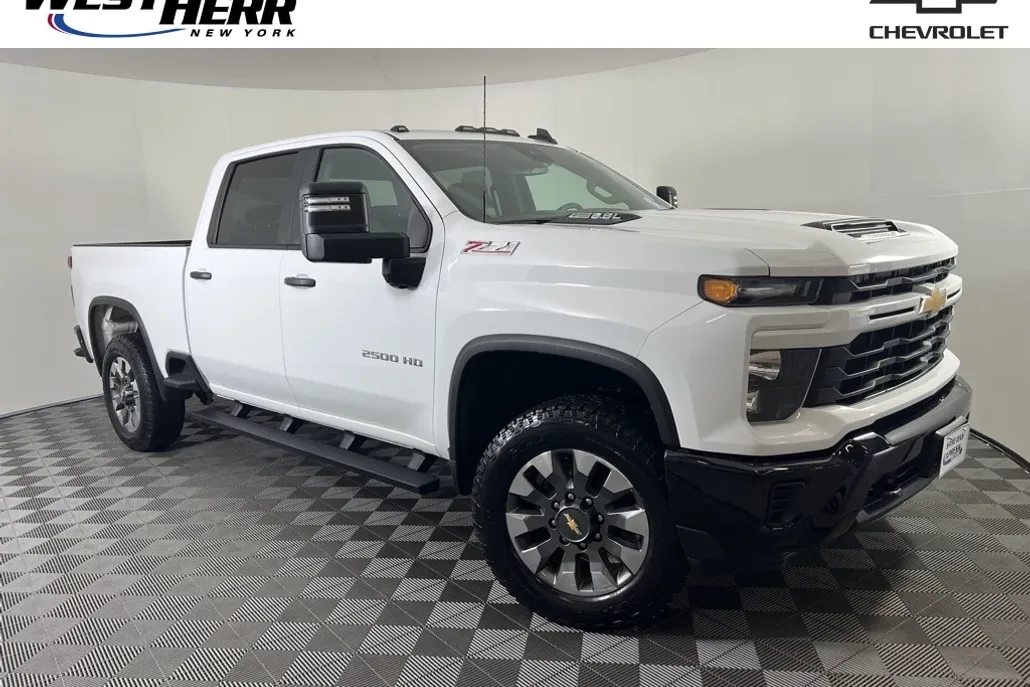2024 Chevrolet Silverado 2500HD Custom photo 1