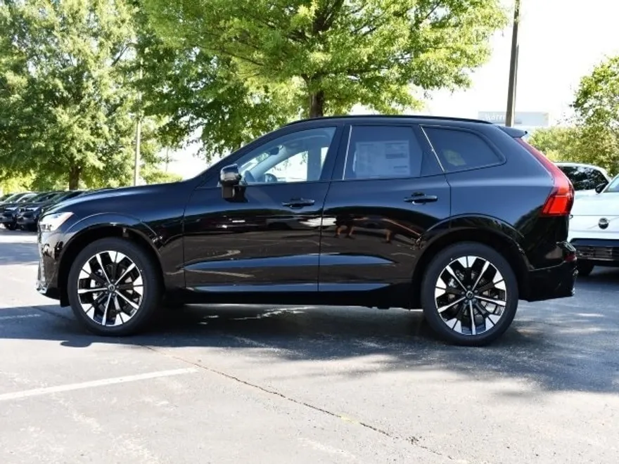 2026 Volvo XC60 B5 Plus photo 1