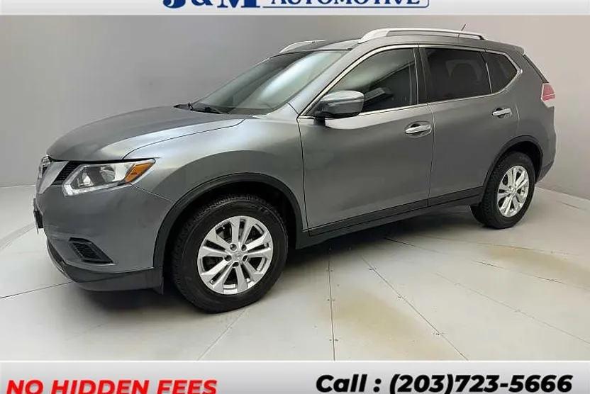 2015 Nissan Rogue SV photo 1