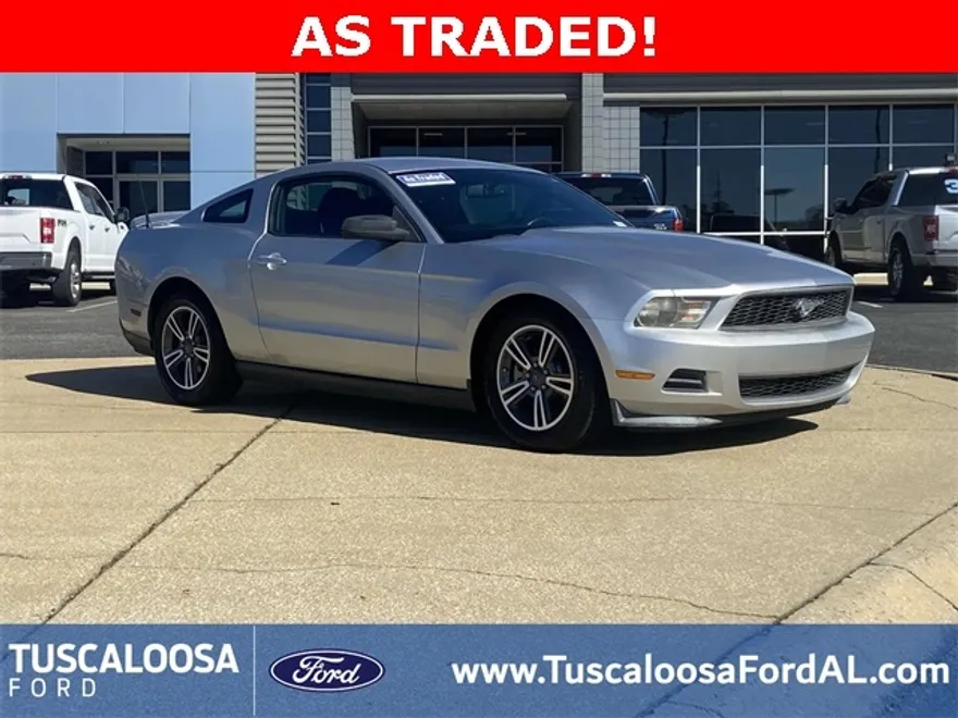 2011 Ford Mustang V6 Premium photo 1