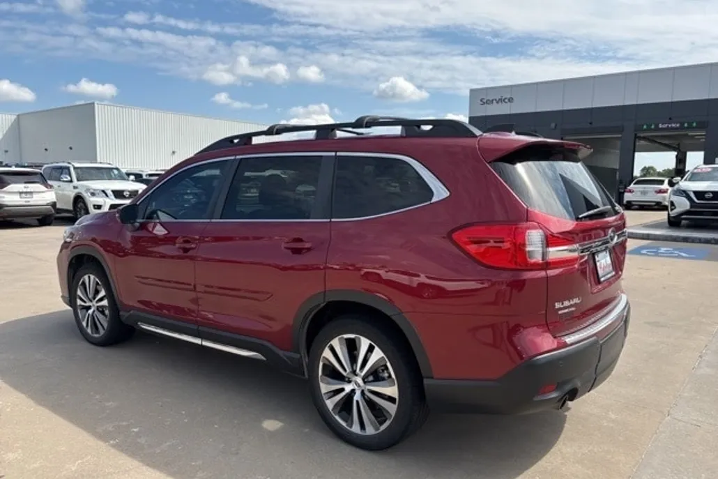 2022 Subaru Ascent Limited photo 1