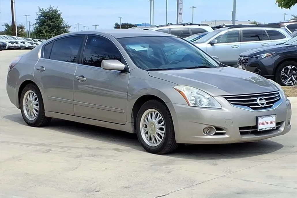 2012 Nissan Altima 2.5 S photo 1