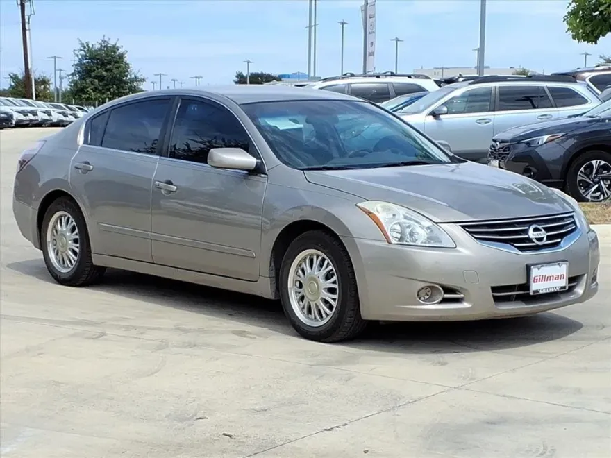 2012 Nissan Altima 2.5 S photo 1
