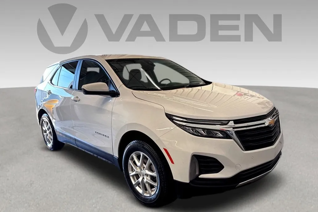 2024 Chevrolet Equinox LT photo 1