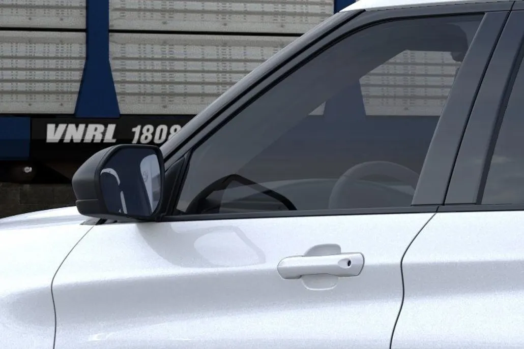 2025 Ford Explorer photo 1