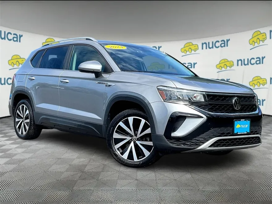 2023 Volkswagen Taos SE photo 2