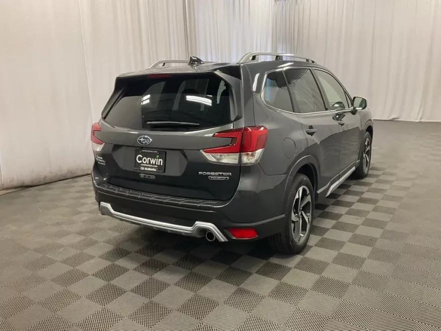 2024 Subaru Forester Touring photo 1