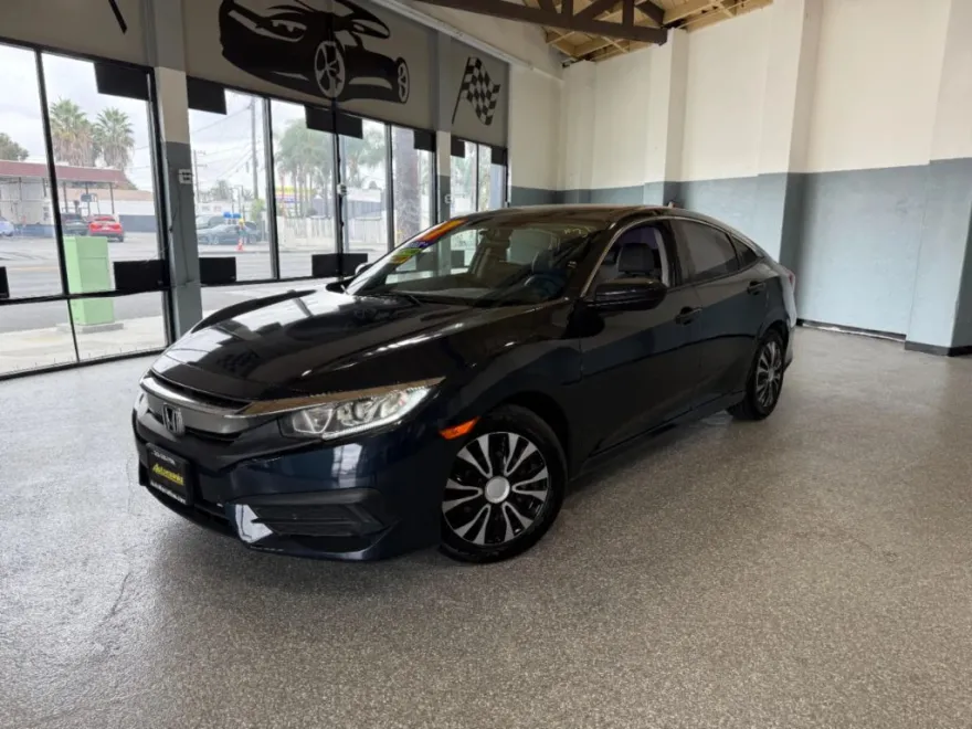 2017 Honda Civic LX photo 1