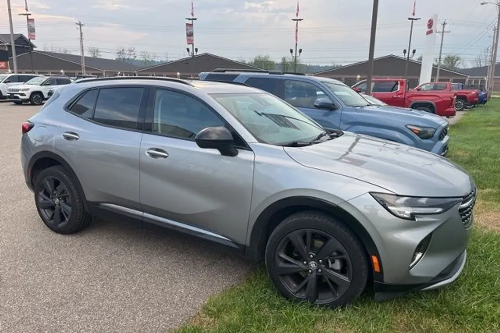 2023 Buick Envision Essence photo 1