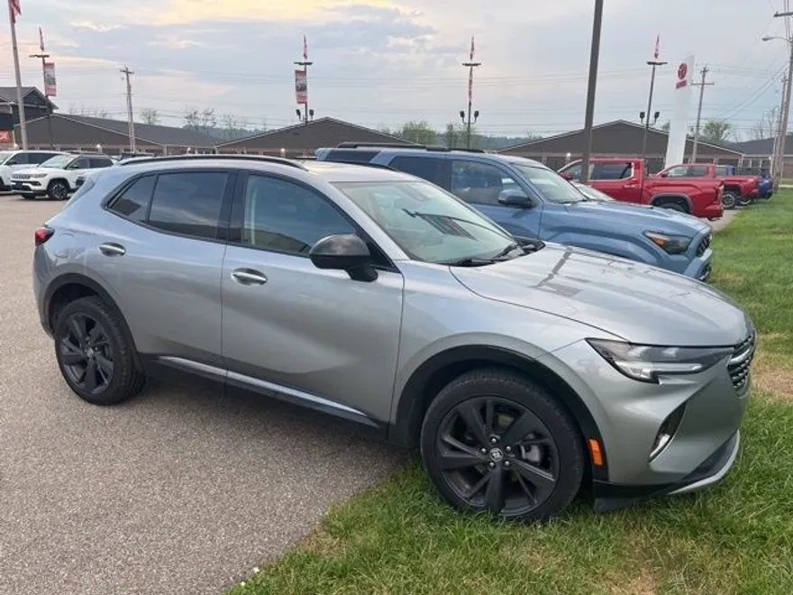2023 Buick Envision Essence photo 1