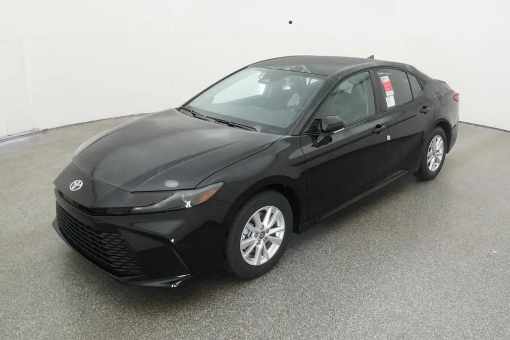 2026 Toyota Camry LE photo 1