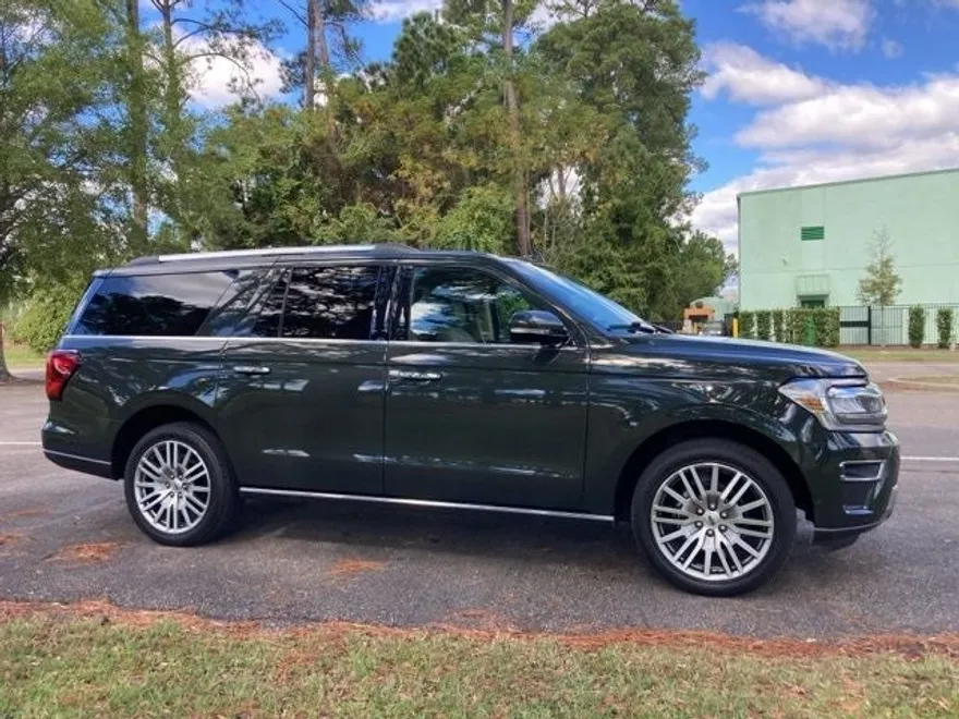 2022 Ford Expedition MAX Limited photo 1