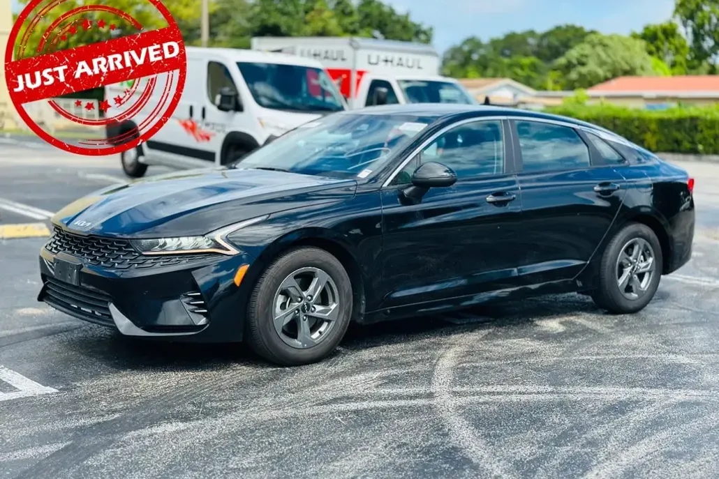 2023 Kia K5 LXS photo 1