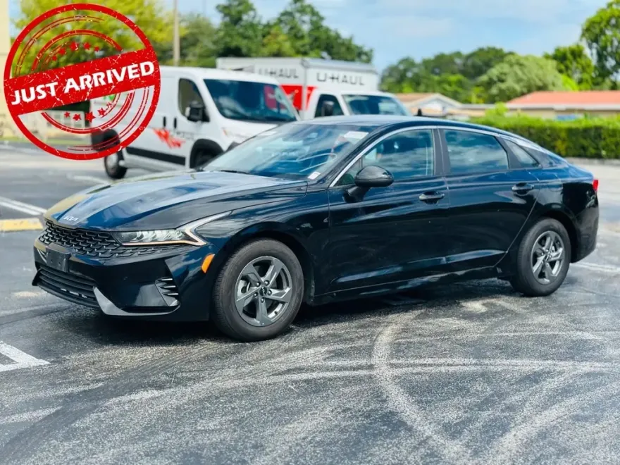 2023 Kia K5 LXS photo 1