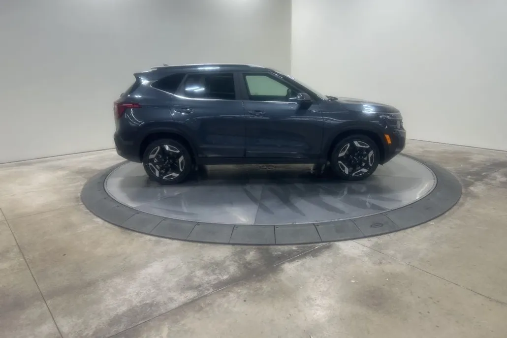 2026 Kia Seltos SX photo 1