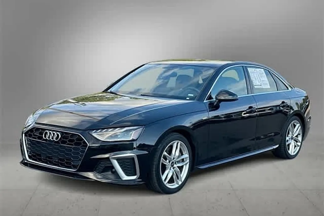 2023 Audi A4 S line Quattro Premium Plus photo 1